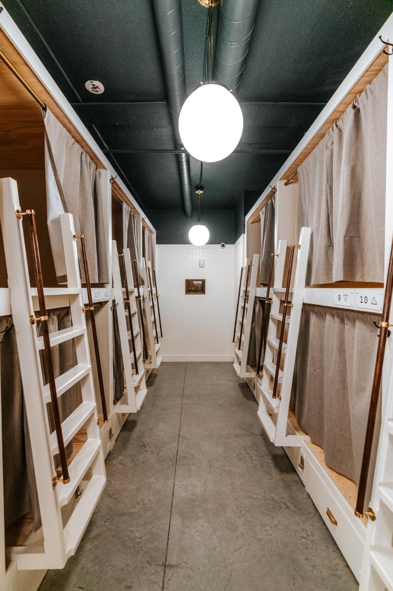 Staying Near the Wildlife Art Museum: 4 Budget Hotels Compared