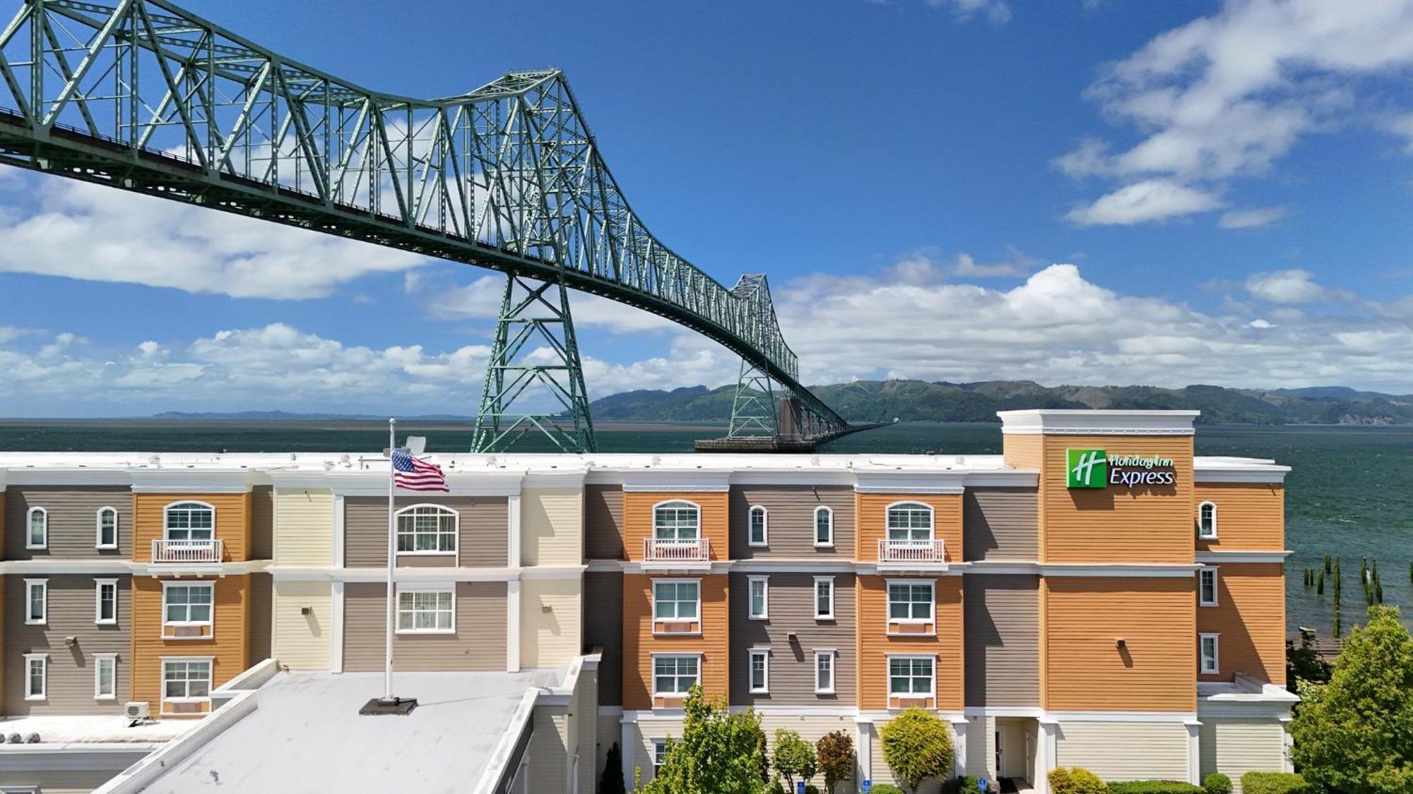 Where to Stay Near the Maritime Museum: 4 Budget Hotels in Astoria