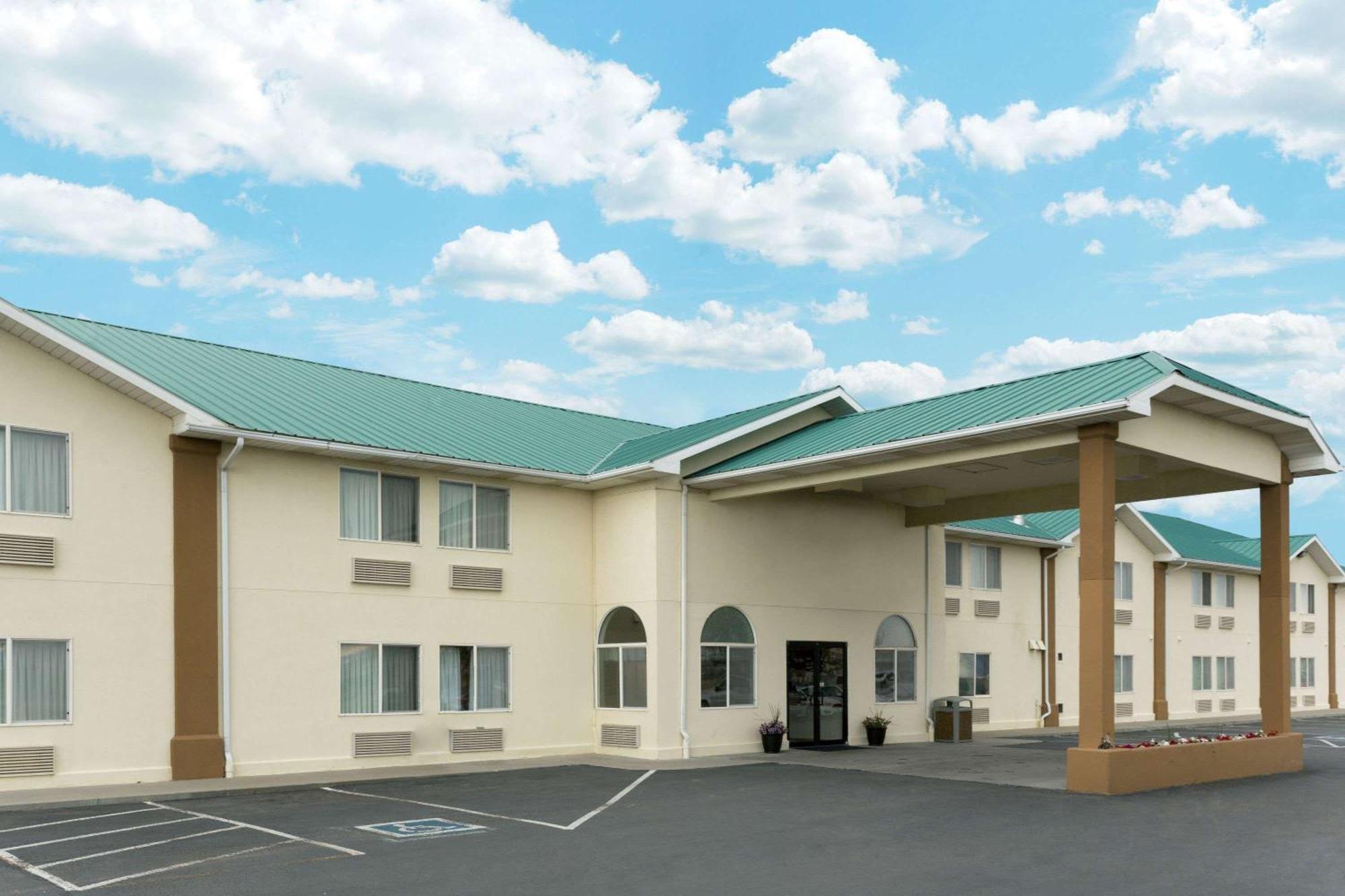 4 Beach & Waterfront Hotels in Utah That Stand Out