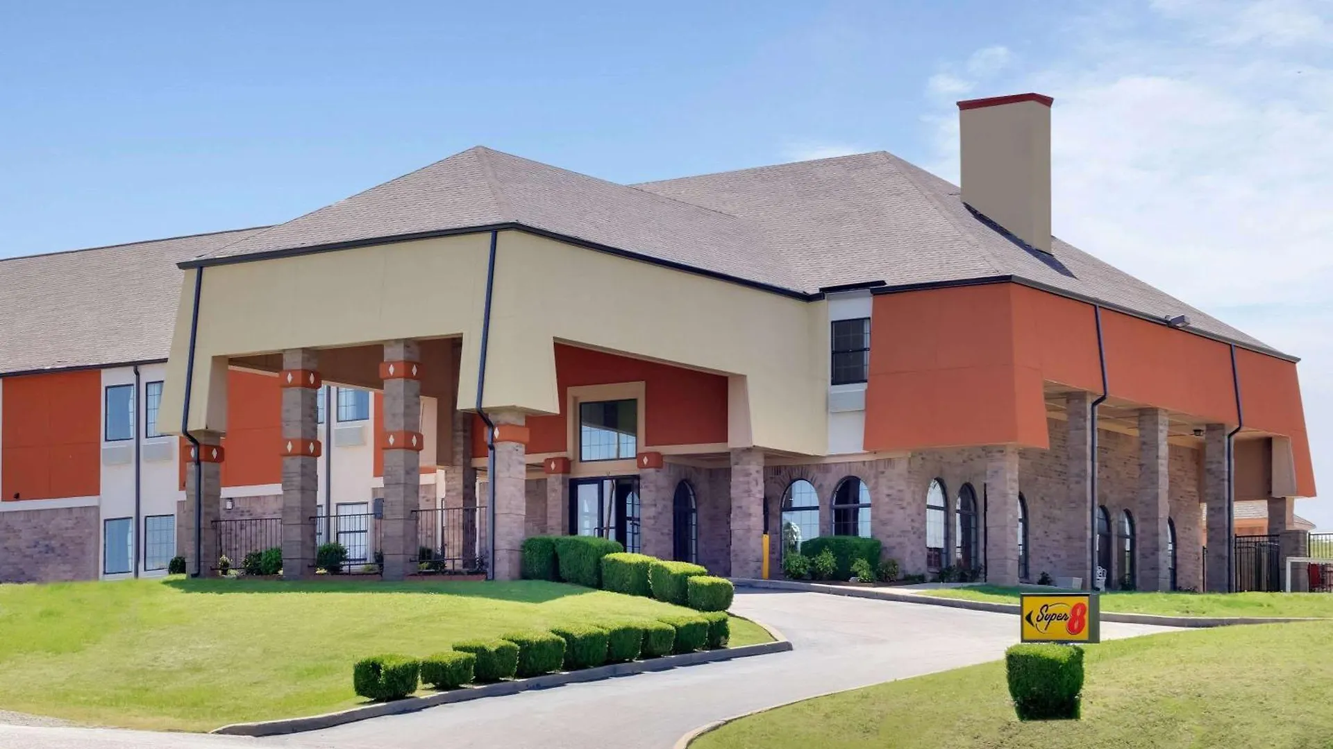 15 Oklahoma Hotels That Work Best for Solo Travelers