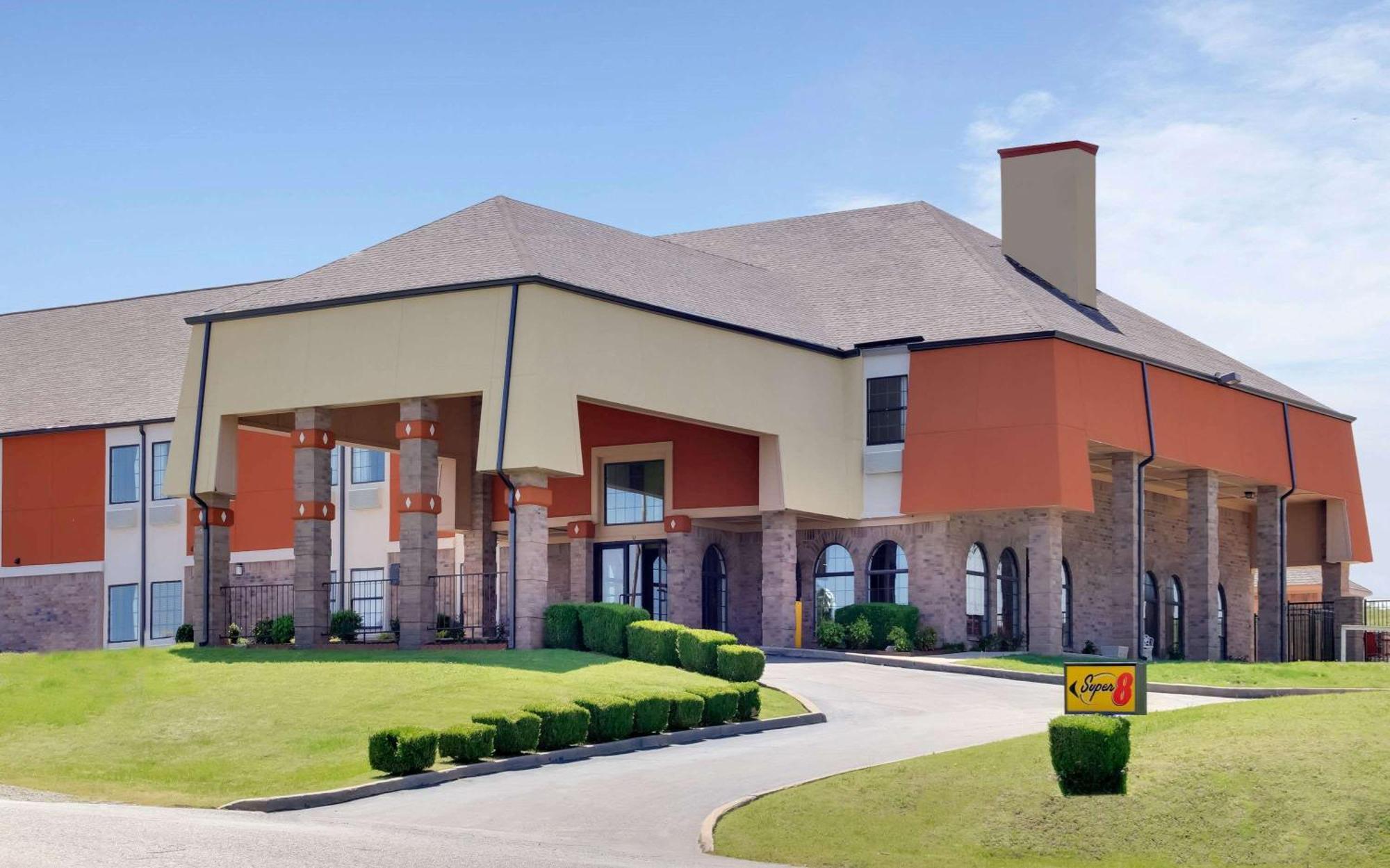 15 Oklahoma Hotels That Work Best for Solo Travelers